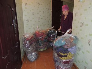 Бабушка связала 300 пар носков для нуждающихся! Бабушка связала 300 пар носков для нуждающихся!